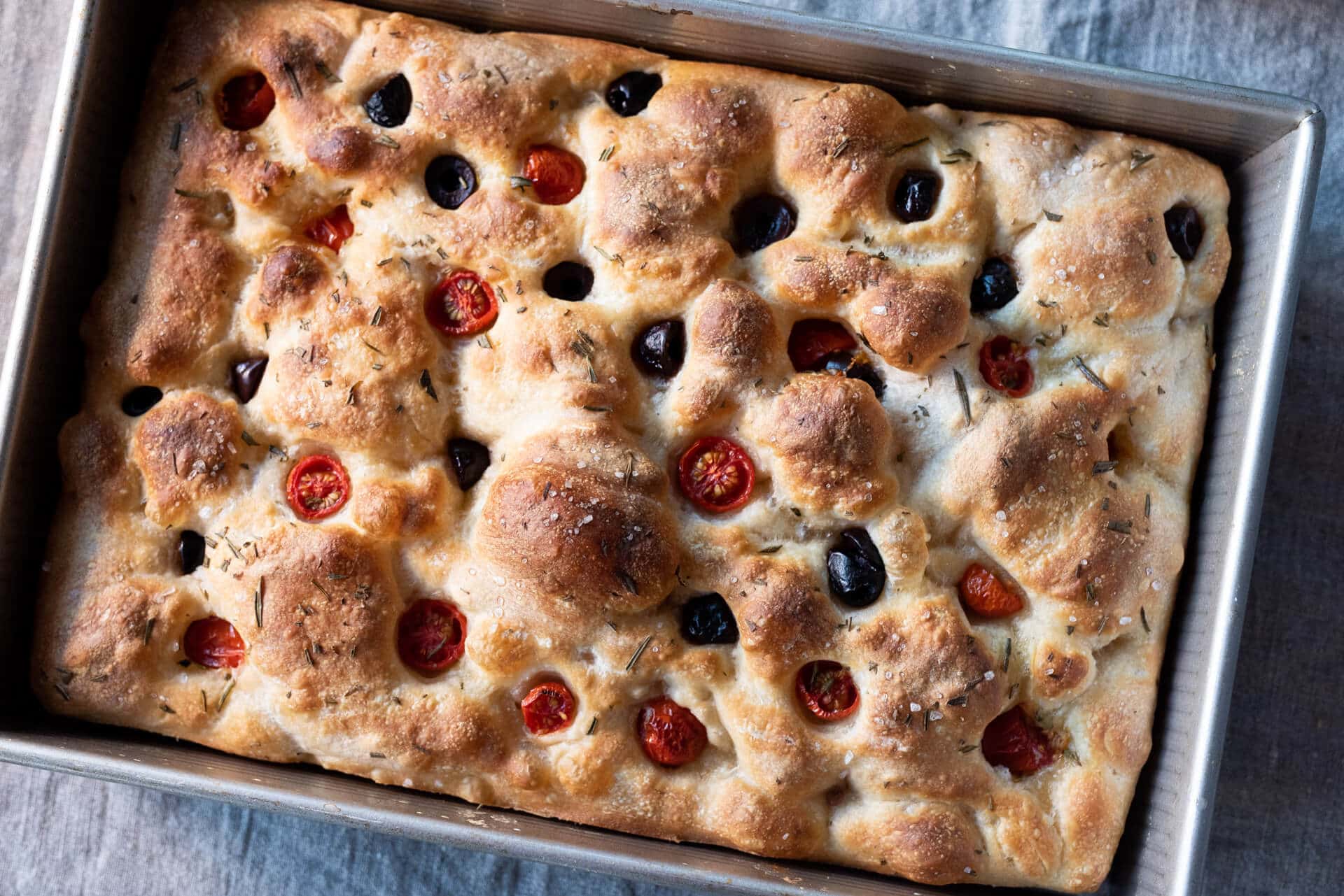 https://www.theperfectloaf.com/wp-content/uploads/2018/11/theperfectloaf-a-simple-focaccia-1.jpg