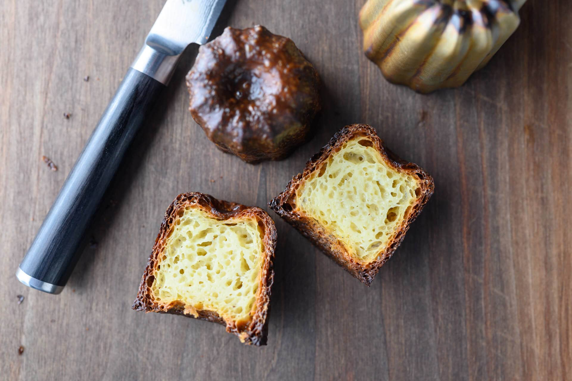 https://www.theperfectloaf.com/wp-content/uploads/2019/11/theperfectloaf-canele-5.jpg